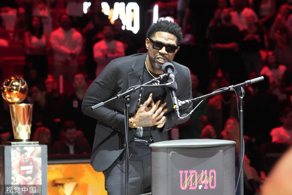 就在球场上 就在球场上