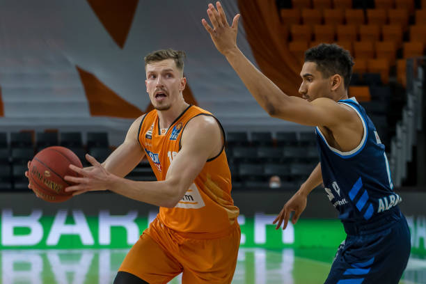 阵容的竞争 阵容的竞争