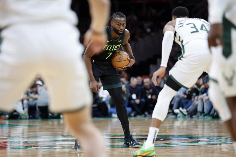 利亚首发身 利亚首发身